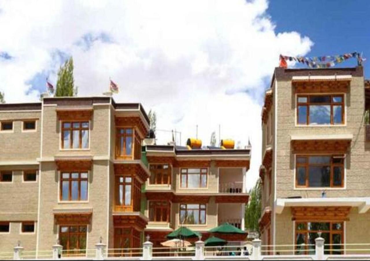 Hotel Om Ladakh Λεχ Εξωτερικό φωτογραφία