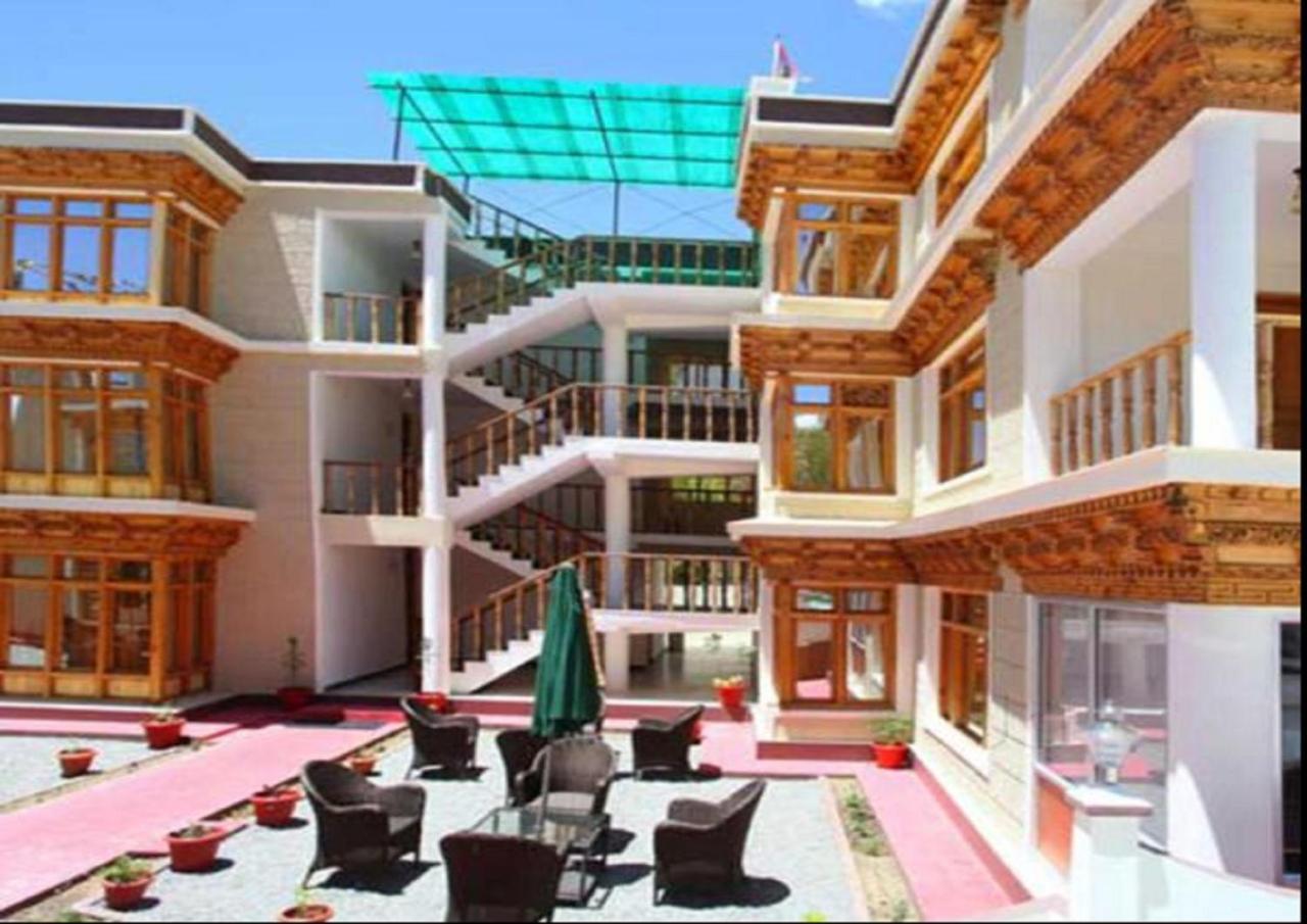 Hotel Om Ladakh Λεχ Εξωτερικό φωτογραφία